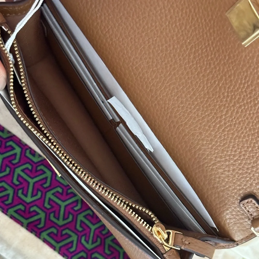 💕Tory Burch Women's Britten Chain Wallet W. Wristlet in moose